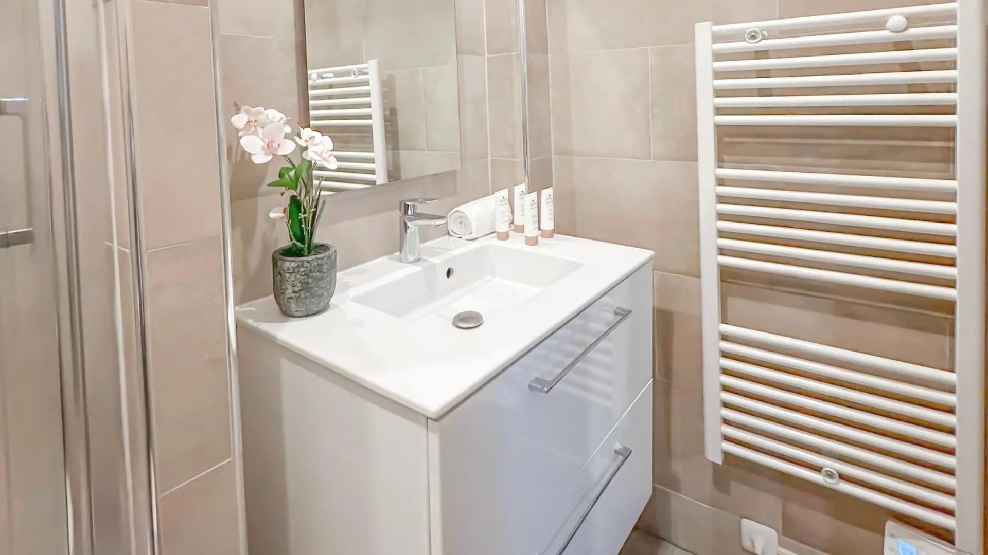 Elegant Studio Steps Away From Iconic Landmarks باريس 0*,  فرنسا